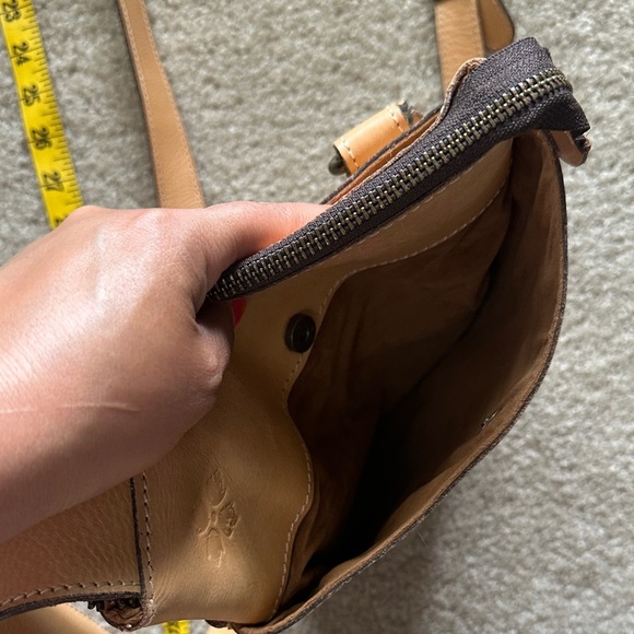 Patricia Nash Tan Crossbody Bag Tooled Floral Leather Classic Minimalist Western - Picture 7 of 10